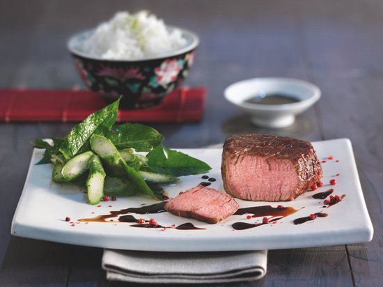 asparagus-on-oriental-way-with-veal