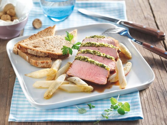 fried-butter-asparagus-with-veal-roast