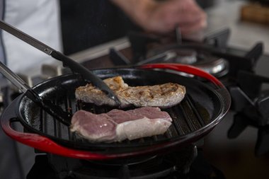 Quarter turn the veal after 1.5 minutes.