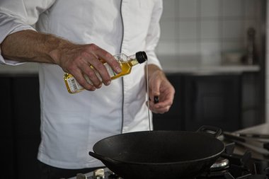 Put a dash of oil in the pan.