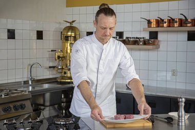 Take the veal out of the fridge.