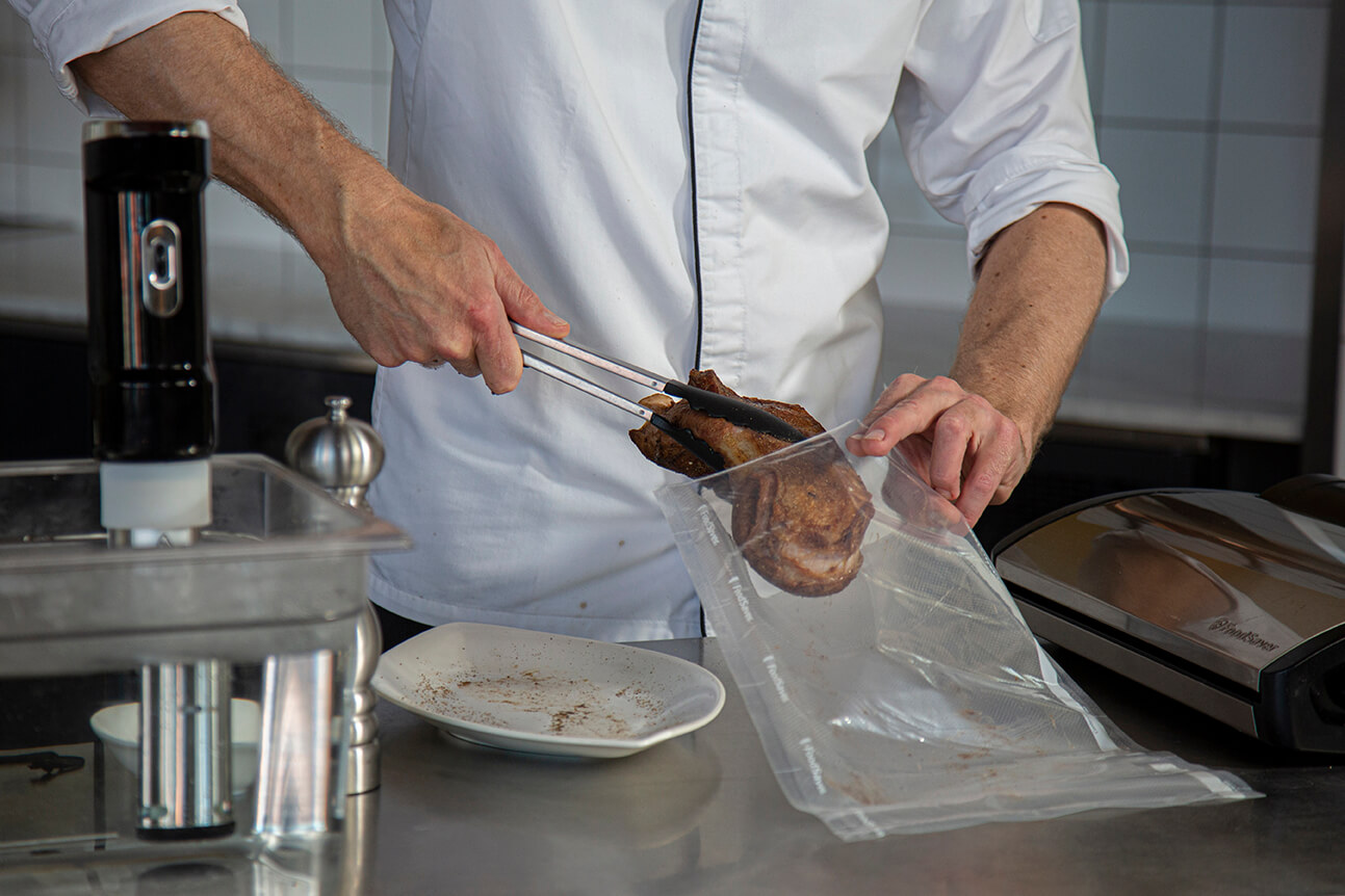[Translate to English:] bereiding-sous-vide-kalfsvlees